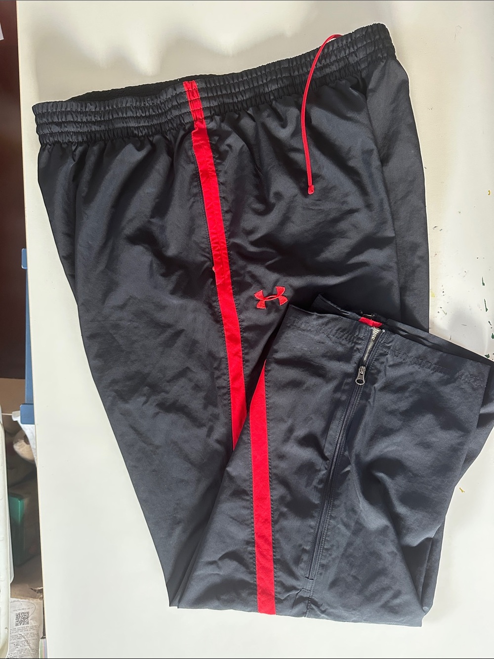 Under Armour Men’s Black Joggers with Red Stripe